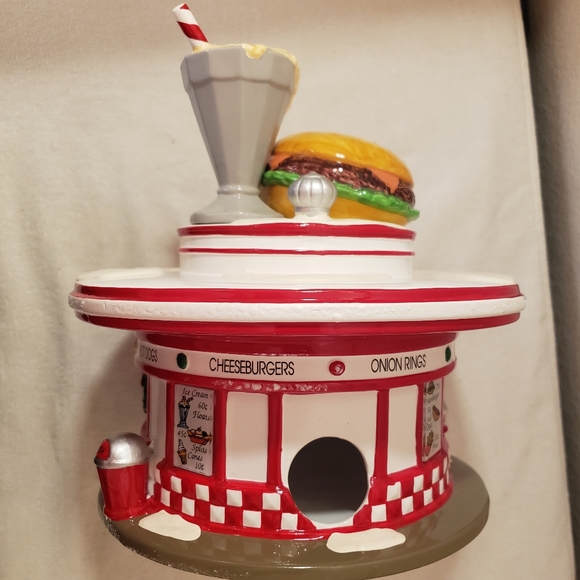 Dept 56: Dinah's Drive In- Snow Village Series;  1993 Retired 1996 - Picture 7 of 10